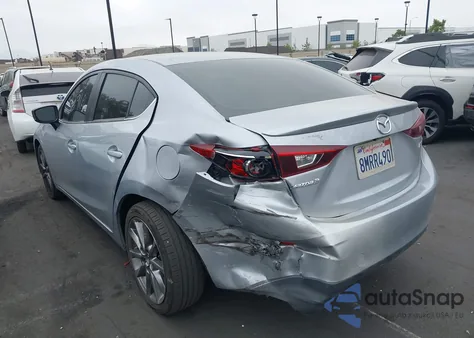 2018 Mazda Mazda3 Touring z USA, uszkodzony, nr VIN 3MZBN1V32JM201221